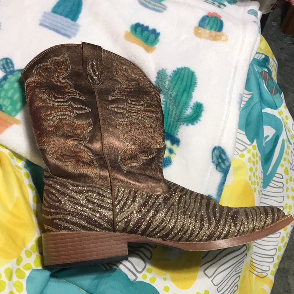 Ladies boots size 8